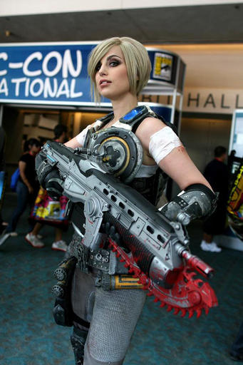 Gears of War 3 - Косплей Ани Страуд (Meagan Vanburkleo and Jessica Nigri) UPD