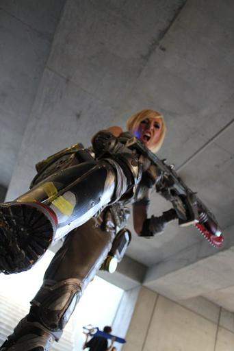 Gears of War 3 - Косплей Ани Страуд (Meagan Vanburkleo and Jessica Nigri) UPD