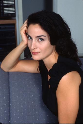 Девушка дня - Carrie-Anne Moss